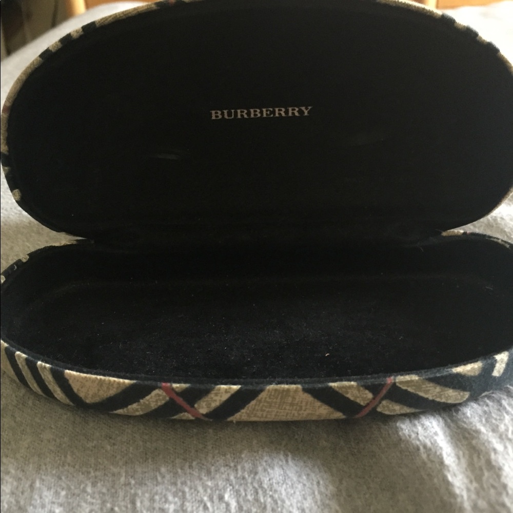 Burberry Sunglasses Case - Picture 6 of 7